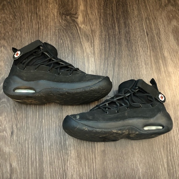 Nike Shake Ndestrukt Black& White Sneakers - Picture 5 of 9